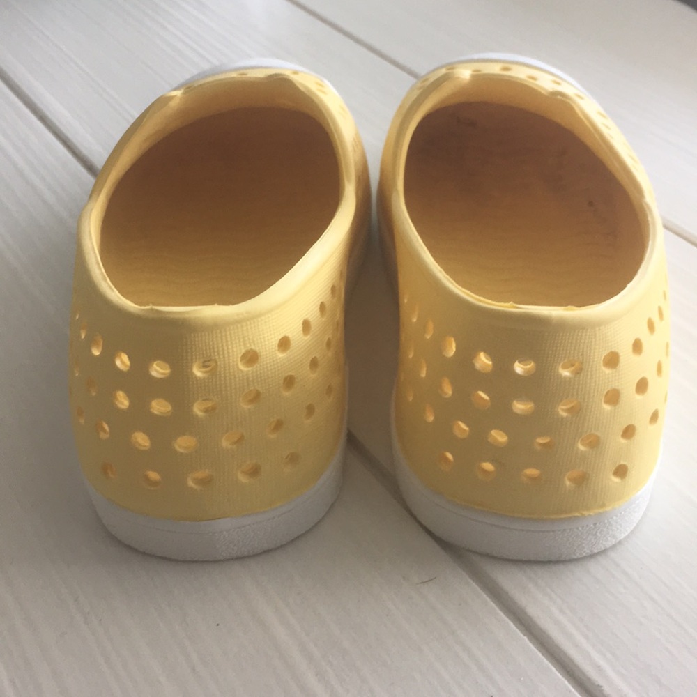 5 For $25 💖 EUC Old Navy Shoes - Picture 3 of 3